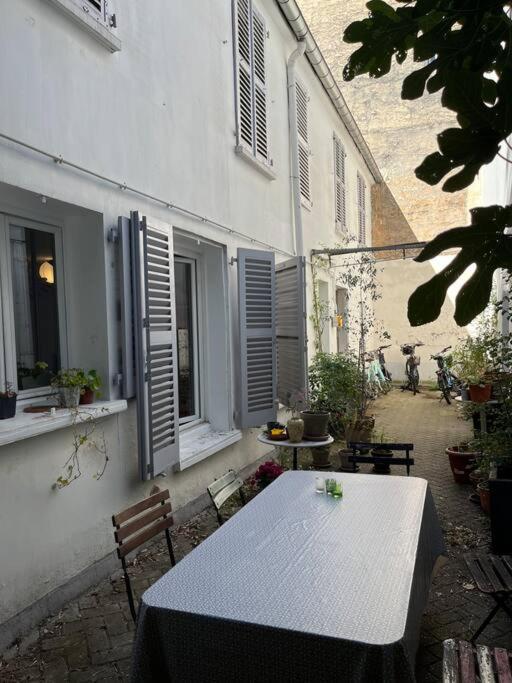Country Home In Paris Exterior foto